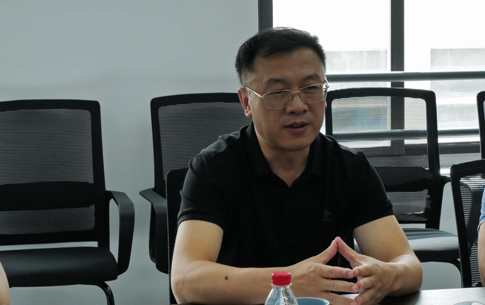 搭平台、拓场景、促合作|青岛市政府副秘书长、市投促办第一副主任王孝芝一行莅临利来国际AG智能参观指导(图4)