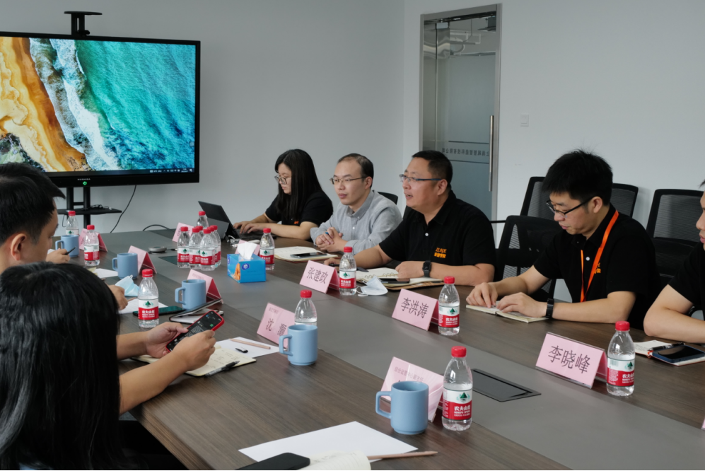 搭平台、拓场景、促合作|青岛市政府副秘书长、市投促办第一副主任王孝芝一行莅临利来国际AG智能参观指导(图5)
